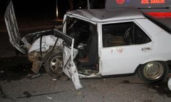Konya'da iki otomobil kavşakta çarpıştı