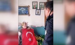 Engelli yaşlı kadına polisten sürpriz