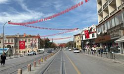 Konya'da caddeler kırmızı beyaz