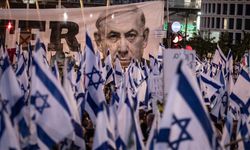İsrail basını Netanyahu’yu kötü yönetmekle eleştiriyor