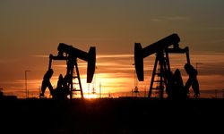 Brent petrolün varil fiyatı 77,48 dolar