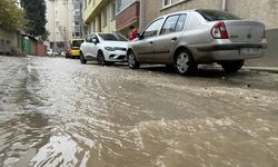 Edirne'de boru patladı, sokaklar suyla doldu