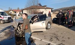 Ordu'da iki otomobil kafa kafaya çarpıştı: 2 ölü, 2 yaralı