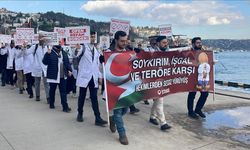 Hekimler ve sağlık çalışanları Gazze için "sessiz yürüyüş" düzenledi