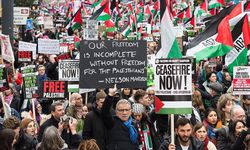 İngiltere'de yüz binlerce kişi Gazze için yürüdü