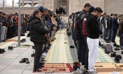 Konya'da Ramazan ayını ilk Cuma namazı kılındı