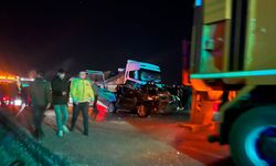 14 aracın karıştığı zincirleme trafik kazası: 3'ü ağır 7 yaralı