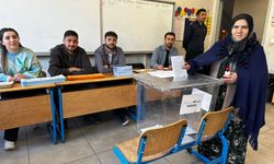 Yüksekova’da oy kullanma işlemi başladı
