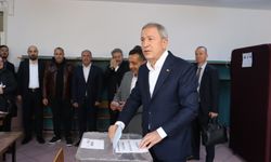 Hulusi Akar: “Sandıktan çıkan karara herkes saygı duyacak”