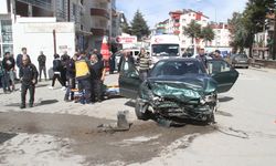 Konya'da iki otomobil çarpıştı! 3 yaralı