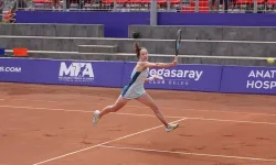 Milli tenisçi Sönmez çeyrek finalde