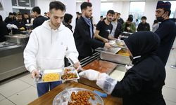 Üniversite her gün 3 bin öğrenciye ücretsiz iftar veriyor