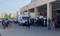 Hastane önünde bıçaklı kavga: 4 yaralı