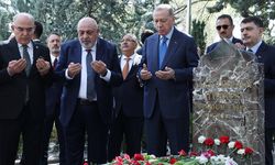Erdoğan'dan Alparslan Türkeş'in mezarına ziyaret