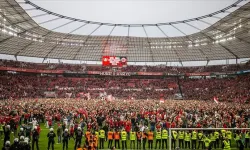Bundesliga'da Bayer Leverkusen tarihinin ilk şampiyonluğunu elde etti