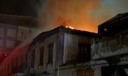 Hatay'da 200 yıllık tarihi bina çıkan yangında kül oldu