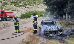 Burdur’da park halindeki araçta yangın