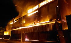 Samsun'da yatak ve koltuk fabrikasında yangın