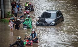 Endonezya'da sel ve toprak kayması: 15 ölü