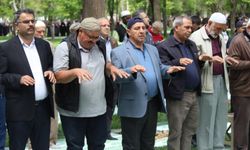 Konya'da tarihi namazgahta yağmur duası