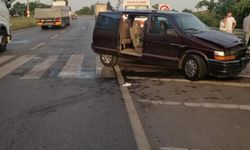 Konya'da tır otomobile çarptı