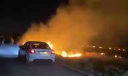 Konya'da arpa ekili arazi alev alev yandı