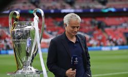 Mourinho, Avrupa'da üç kupayı kazanan tek isim