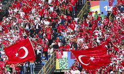 Türkiye tek yürek!