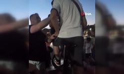 Pes dedirten görüntüler! Bisiklet süren çocuğu tehdit ettiler