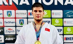 Tataroğlu Paris'te son 16 turuna yükseldi