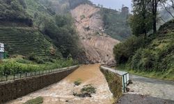 Rize'de sağanak hayatı felç etti!