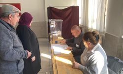 Konya'da çifte vatandaşlar Bulgaristan seçimleri için oy kullanıyor