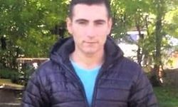 Babası ve kardeşini bıçaklayıp, evi ateşe verdi