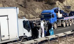 Üç aracın karıştığı kazada 14 kişi yaralandı