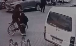Konya'da bisikletlinin yaşlı kadına çarpması kamerada