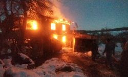 2 Katlı ev alevlere teslim oldu