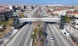 Hasar alan Yaşar Doğu Yaya Üst Geçidi yeniden hizmete girdi