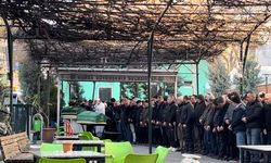 Yan yana toprağa verildiler