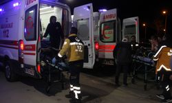 Kontrolden çıkan otomobil trafik levhasına çarptı