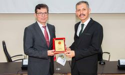Hasan Ay, geleceğin hukukçularına deneyimlerini paylaştı
