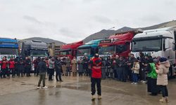 Suriye'ye 12 tır yardım malzemesi gönderildi