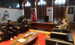 Başkan Altay, kahraman gençle buluştu