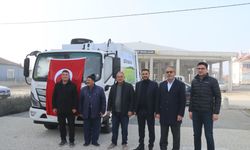 Bakan Kurum Konya'nın bir ilçesine araç hibe etti