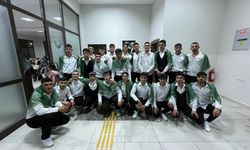 Mahalle muhtarından askere gidecek gençlere jest!