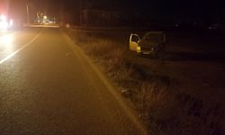 Direksiyon hakimiyetini kaybeden sürücü şarampole yuvarlandı