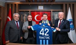 Bakan Tunç’a, Konya’da forma hediyesi!