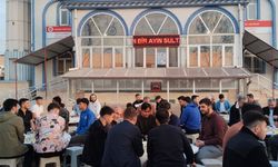 Gençler için "İyilik İftar Sofrası" kurulmaya devam ediyor