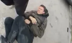 Ters yola giren motosiklet yayaya çarptı: yaya özür diledi!