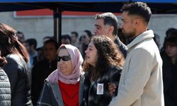 Kazada hayatını kaybeden polis memurunun kızı babasını böyle uğurladı