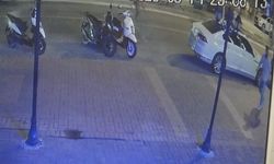Sokak ortasında bacağından bıçakladı